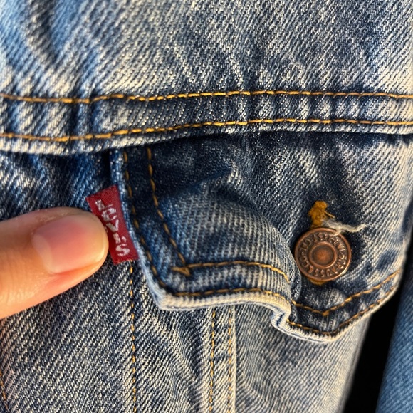Levi’s denim trucker jacket size medium - Picture 6 of 7